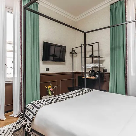 Pensión The Couper Colonna 4*